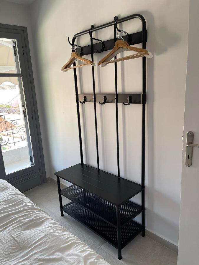 Axs First Floor Apartment Aegina Town Eksteriør bilde
